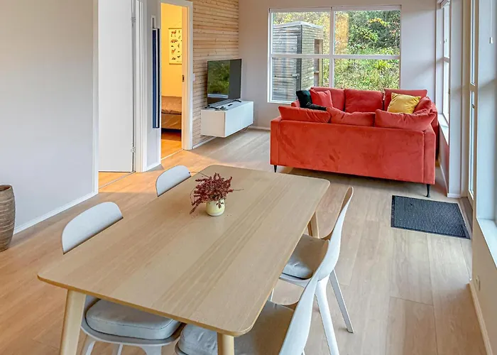 3 Bedroom Cozy In Ejstrupholm Feriehus